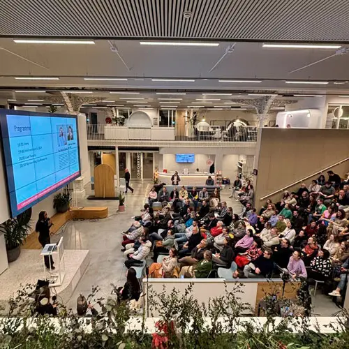 public-la-grand-poste-linkedin-ia